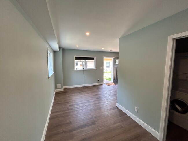 Building Photo - 4409 Caroline Ave