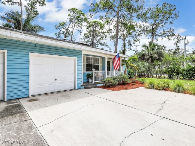Building Photo - 1492 La Petite Ln