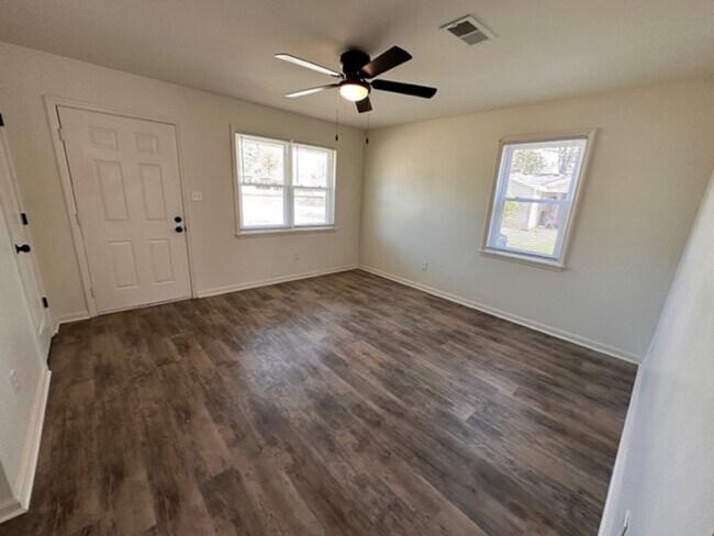 Foto del edificio - 2 bed/1 bath duplex in Harlem, GA