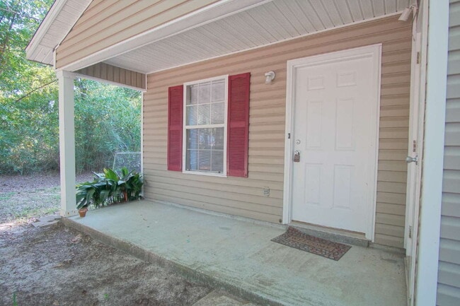 Building Photo - Pace 3BR Patio Home with Fenced Backyard & Open Floor Plan