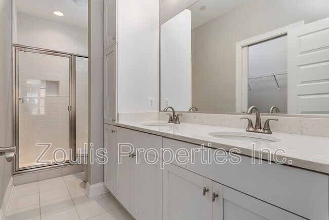 Foto del edificio - 43-K East Gordon St