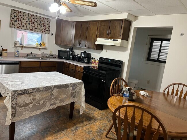 Eat in Kitchen - 434 Ella St