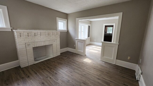 Building Photo - 1138 Collinwood Ave