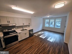 Building Photo - 200 Hamilton Ave