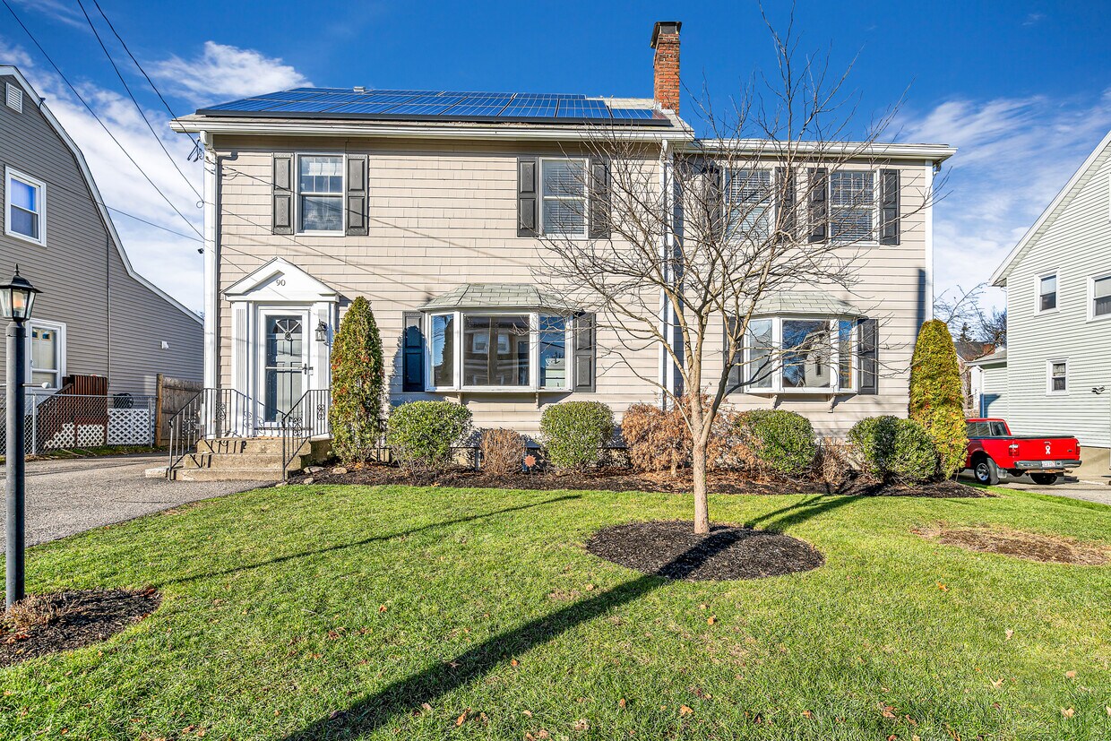 Foto principal - 90 Beal Rd