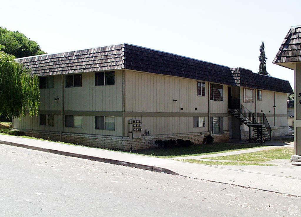 Primary Photo - Brentwood Village