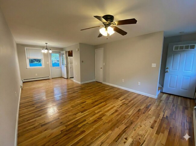 Foto del edificio - 144 E Main St