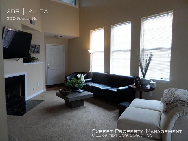 Foto del edificio - 200 Forest Hill Dr