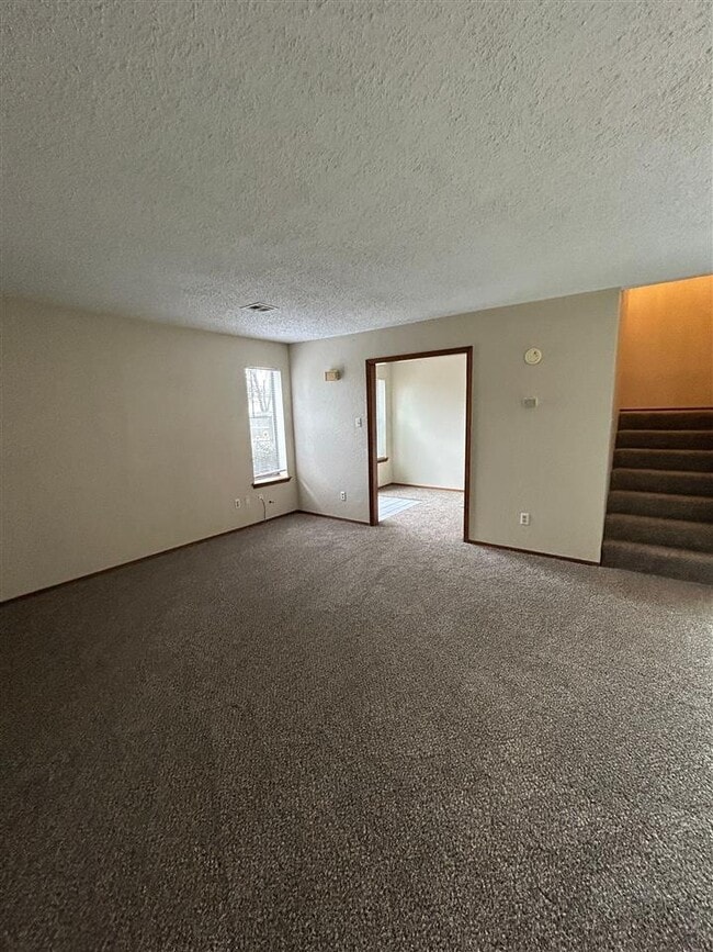 Building Photo - 901 NE Tortoise Dr