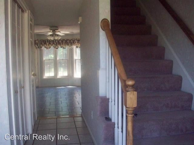 Building Photo - 4 br, 2.5 bath House - 4 Chelsea Court