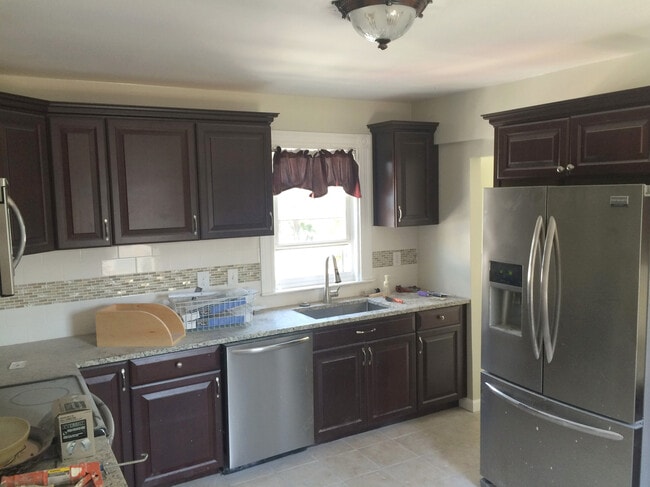 Building Photo - 16 Lincoln St