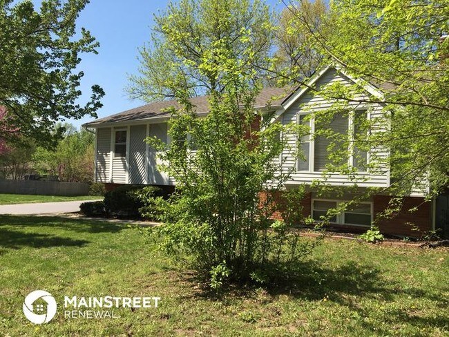 Building Photo - 1701 S Speas Dr