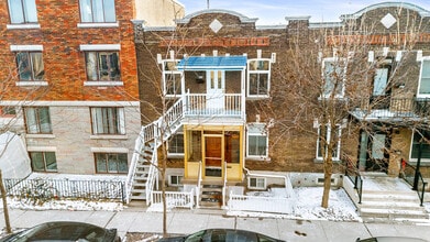 Building Photo - 6992 Av D'outremont
