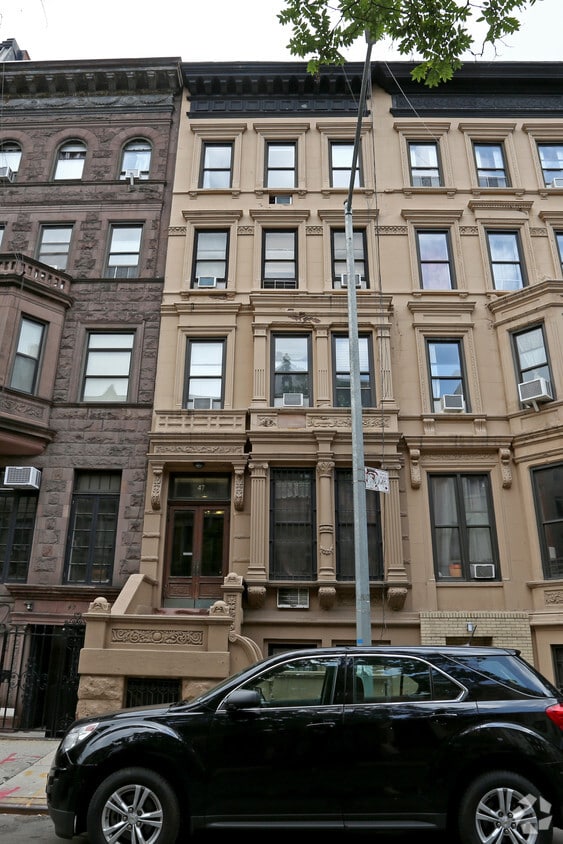 Building Photo - 47 W 75th St