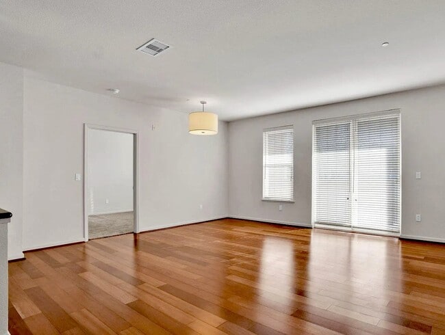 Building Photo - 1445 Fruitdale Ave