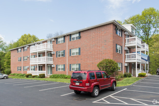 Building Photo - Middlesex Crossing