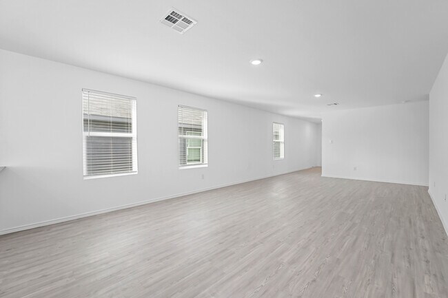 Foto del edificio - 13931 Wool Pk