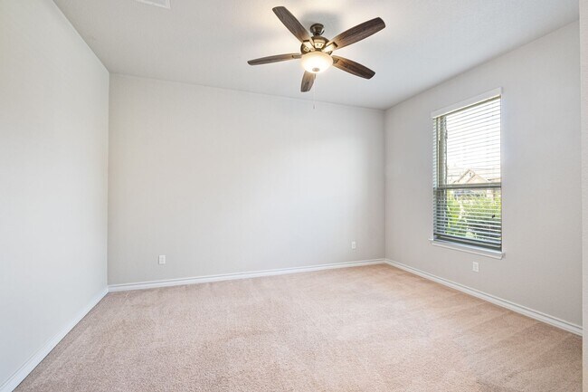 Building Photo - Lovable 4 Bedroom, 3 Bath Home w/ Solar Pa...