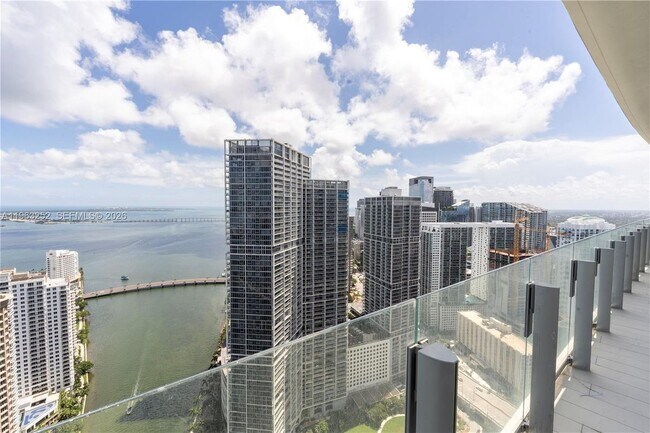 Foto del edificio - 300 Biscayne Blvd Way