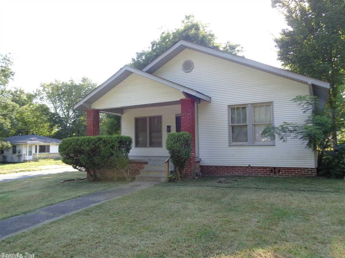 Primary Photo - 1201 Division St