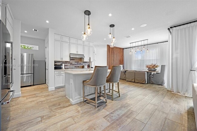 Building Photo - 1465 Bursera Ter