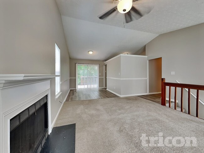 Building Photo - 1330 Ling Dr