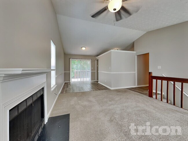 Foto del edificio - 1330 Ling Dr