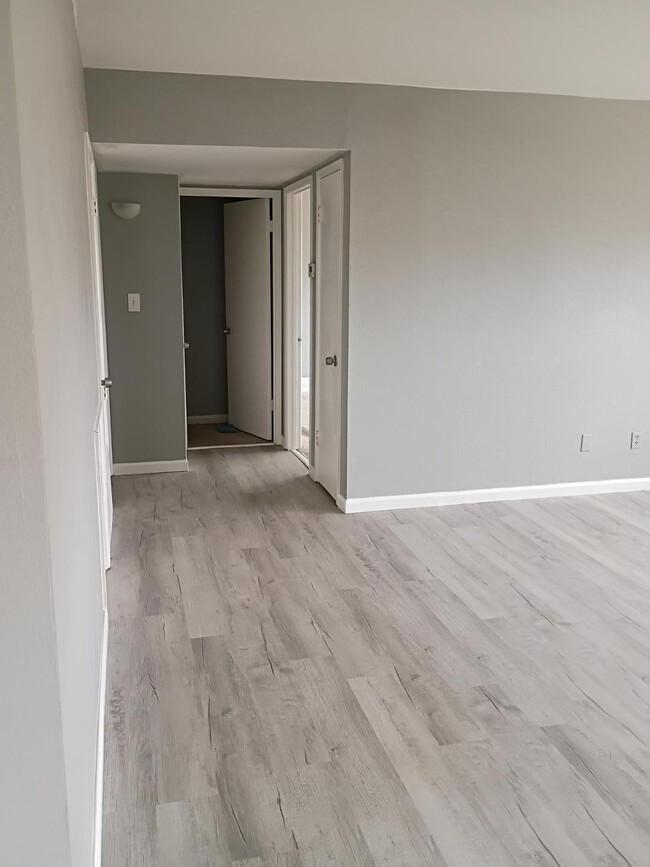 Foto del edificio - 2694 E Oakleaf Dr