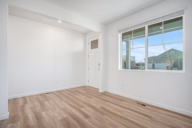 Foto del edificio - Elegant 4-Bedroom Home in Thornton, CO - $...