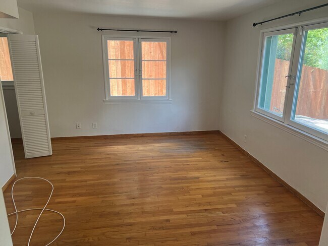 Foto del edificio - 340 Mt Washington Dr