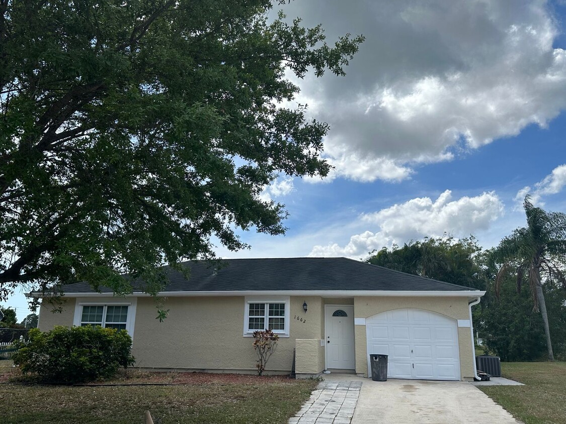 Primary Photo - Beautiful 2 Bedroom 2 Bath with garage
