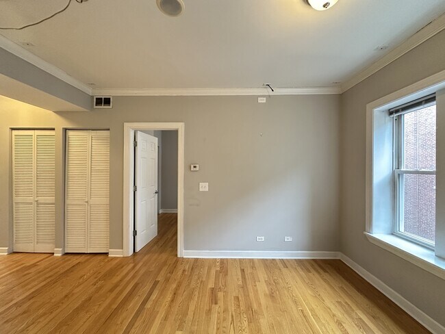 Building Photo - 3259 N Clifton Ave