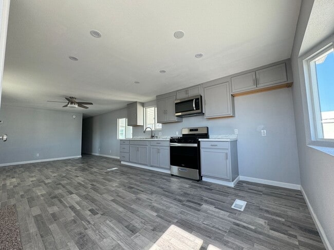 Building Photo - 32567 Southern Hills Ave