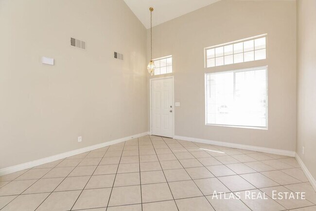 Foto del edificio - 4933 Via Luis Ct