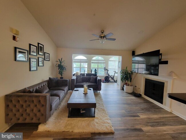 Foto del edificio - 7706 Haynes Point Way