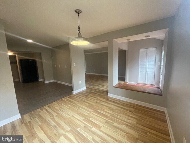 Building Photo - 7199 Cimarron Ct