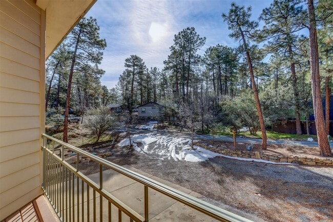 Building Photo - Beautiful home in the Mountain Club!