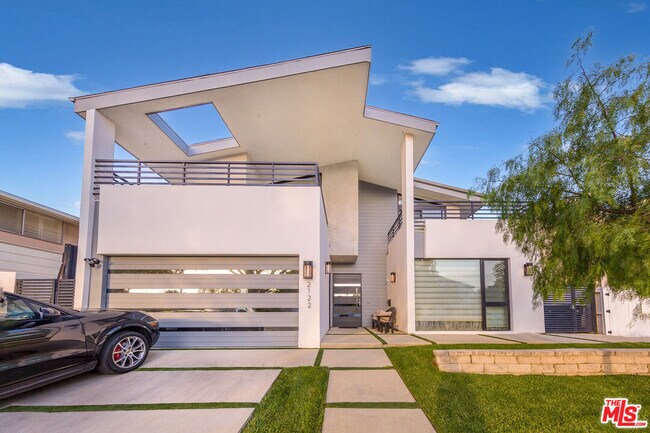 Building Photo - 2122 Castle Heights Ave