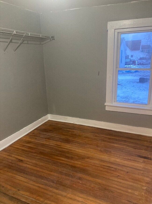 Foto del edificio - 87 S Main St