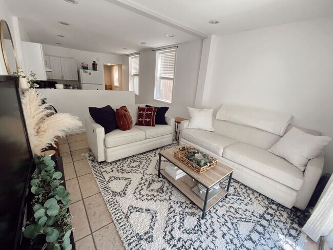 Foto del edificio - 1528 Bainbridge St