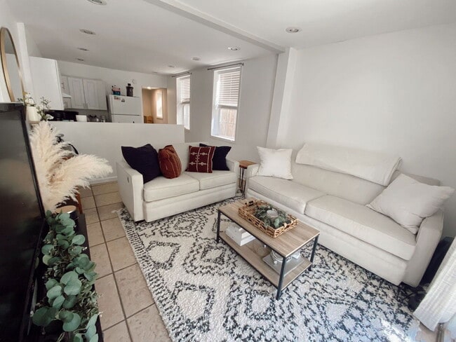 Photo - 1528 Bainbridge St Townhome