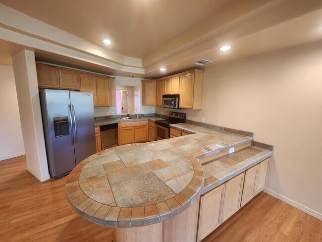 Building Photo - 251 Moser Ave