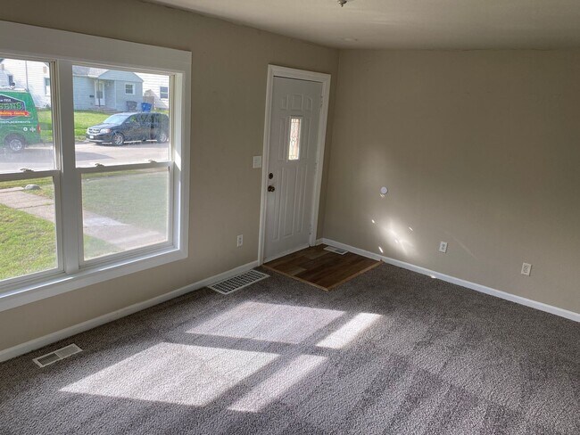 Foto del edificio - Fall in Love with this Cozy 2 Bedroom House!