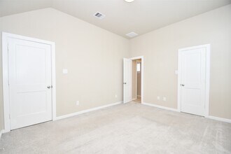 Building Photo - 14907 Fisher Reservoir Dr