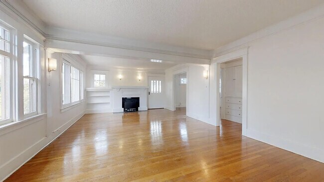 Building Photo - 1262 N Flores St