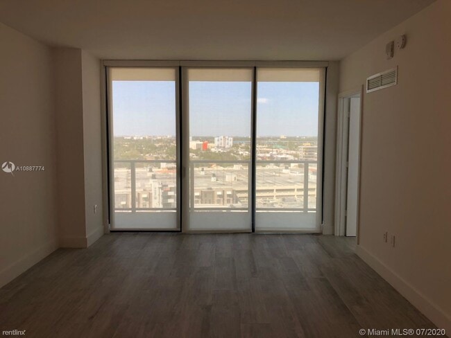 Building Photo - 1 br, 1 bath  - Hyde Midtown Condo
