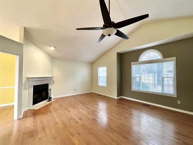 Building Photo - 75 Spring Lake Dr