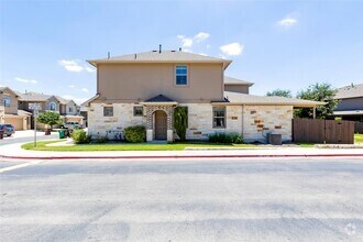 Building Photo - 2880 Donnell Dr