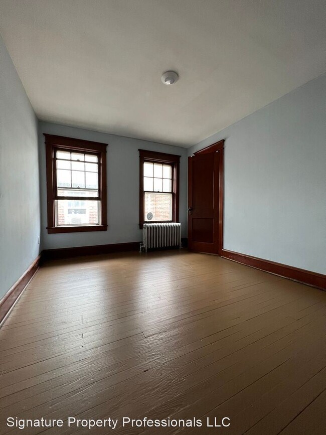 Building Photo - 3 br, 1 bath House - 902 Main Street