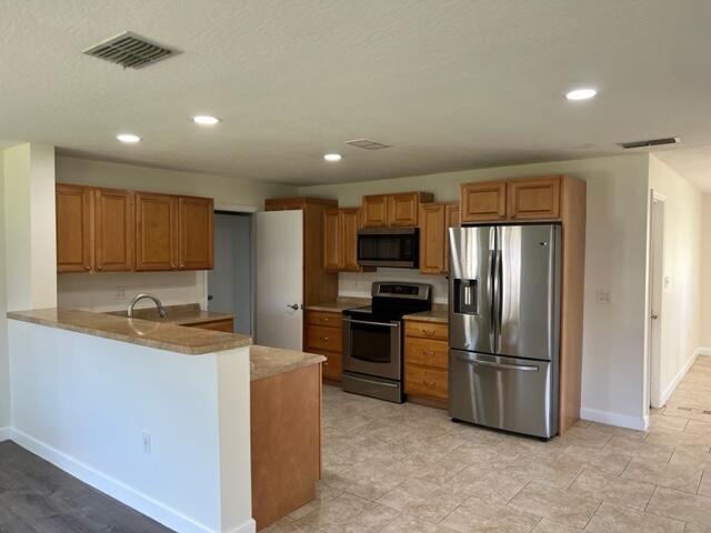 Building Photo - 2125 Windsor Dr